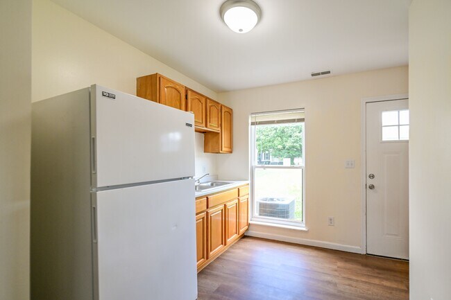7 1/2 W 2nd St