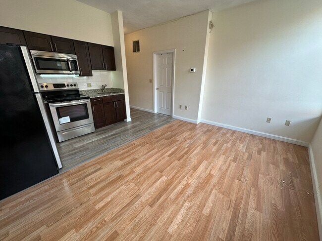 Photo - 78 Essex St