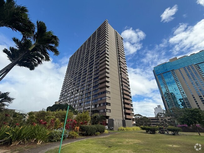 Building Photo - Kukui Plaza Diamond Head Tower 1 bedroom 1... Unit 2804 Rental