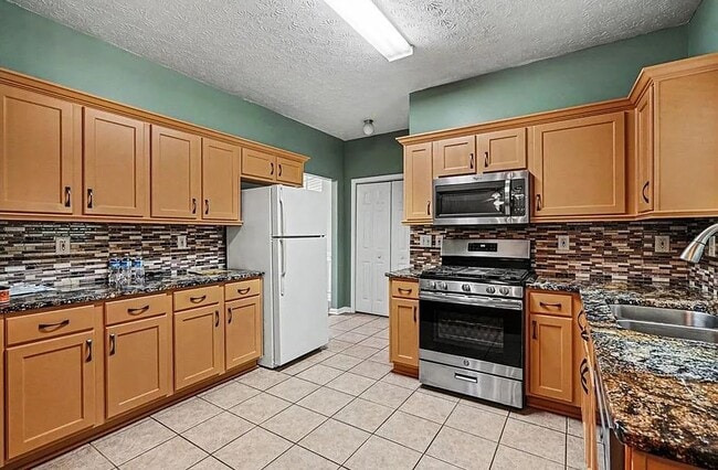 375 Clairidge Ln