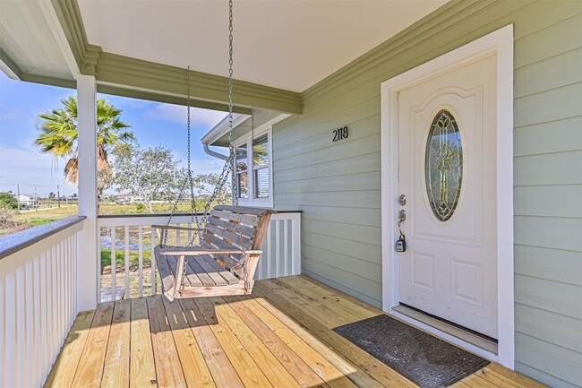 Photo - 2118 103rd St