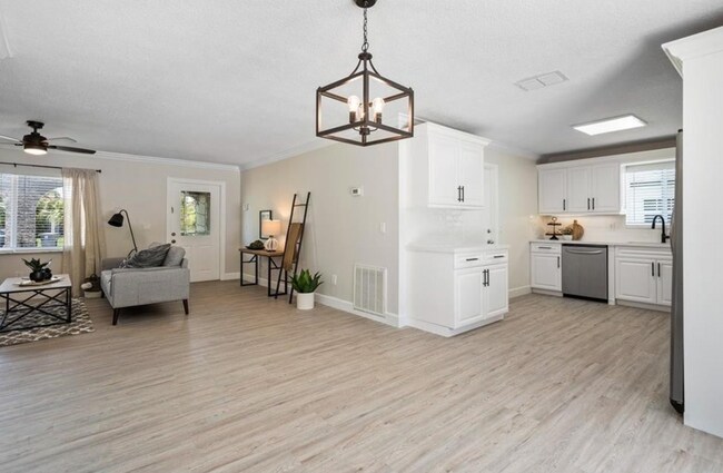 Photo - 10884 Gantry St