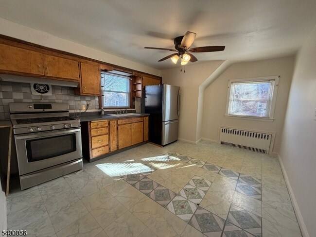 Photo - 362-366 Preakness Ave