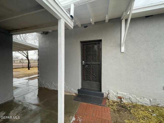 Building Photo - 7921 Lirio Rd