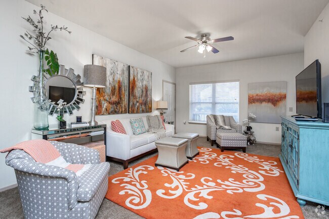 2BR, 2BA - 1,093SF - Living Room