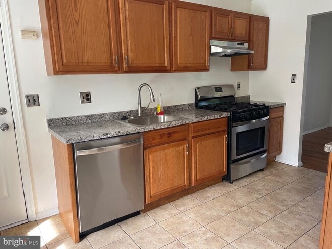 Photo - 3510 Castleleigh Rd