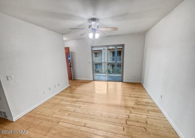 Photo - 3357 N Country Club Rd Unidad # 14