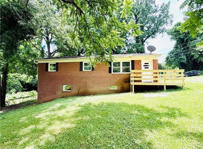 Building Photo - 312 Hickory Ln
