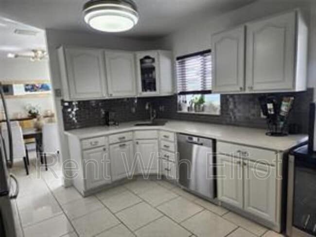 Photo - 9700 SW 16th Ct