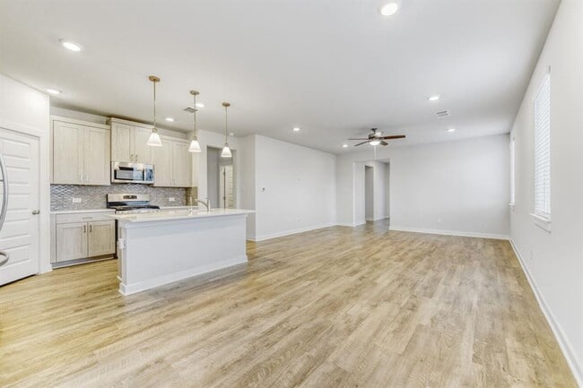 Photo - 315 Garner Dr