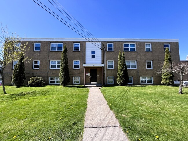 Photo - WELCOME TO PINECREST DRIVE - ONE BEDROOM APARTMENT AVAILABLE Unit 3