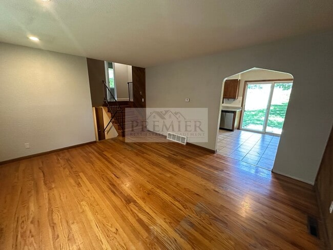 Photo - 8406 E 92 Pl