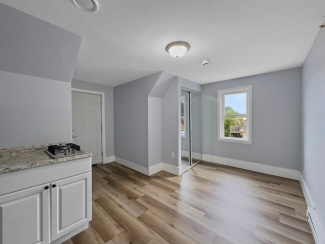 Building Photo - 8 Green St Unit 7 Rental