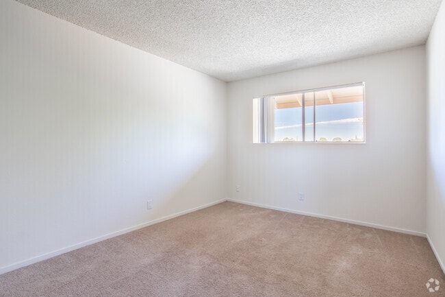 2BR, 1BA - The Devon