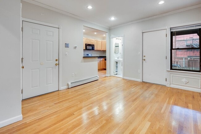 Building Photo - 12 Pompeii St Unit 1 Rental