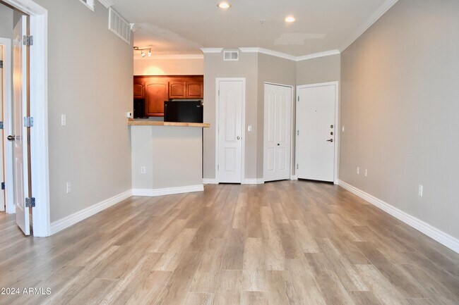 Photo - 1701 E Colter St Unit 233