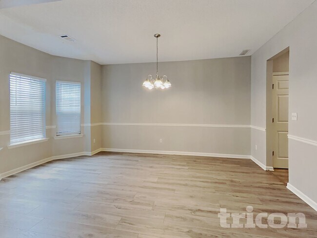 Photo - 211 Beckenham Ln