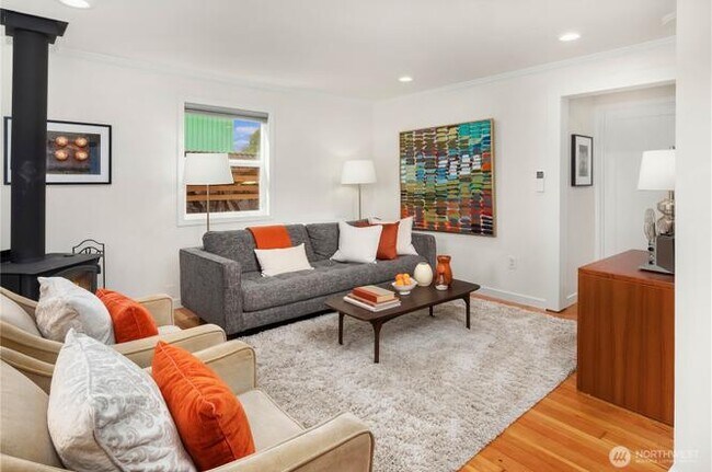 Photo - 1410 N 100th St