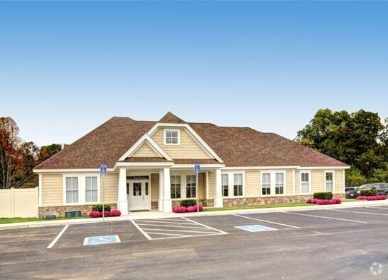 Leasing Office - Edgewood Apartments