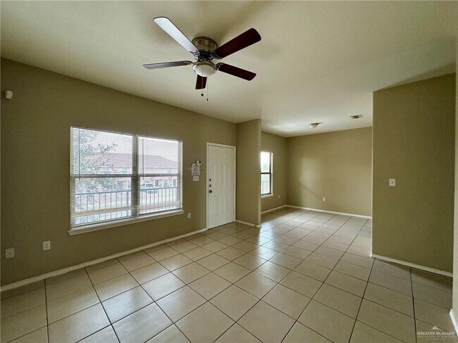 Photo - 17 Miroslava Ave Unit 12 Upstairs