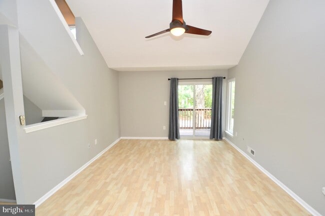 Photo - 340 Woodlake Dr