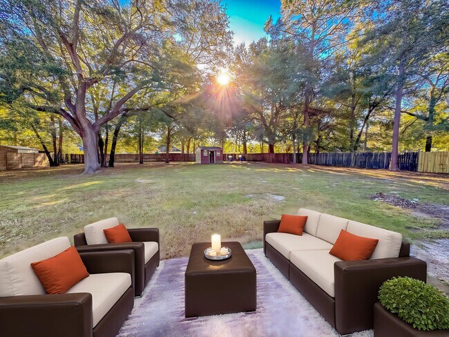 Photo - 235 Joshua Cir