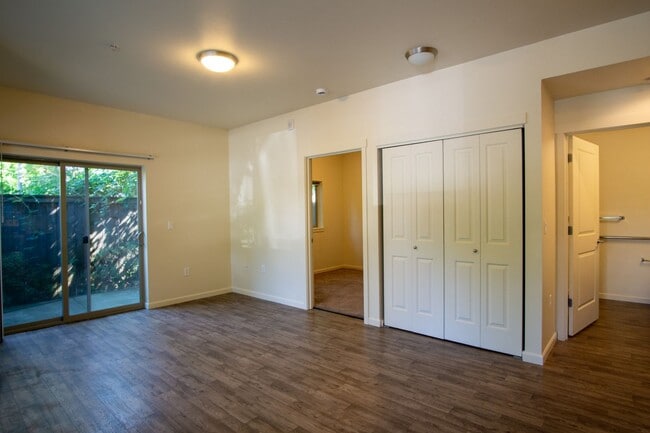 Photo - 1650 SE Harold St Unit 01