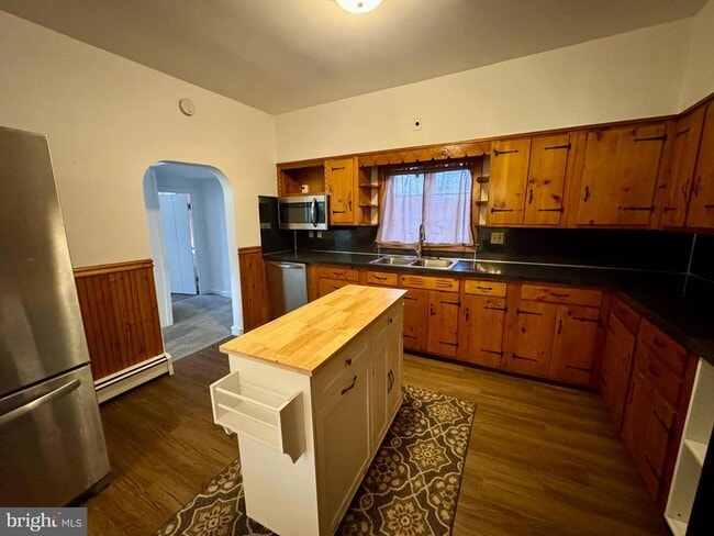 Photo - 180 Sassamansville Rd