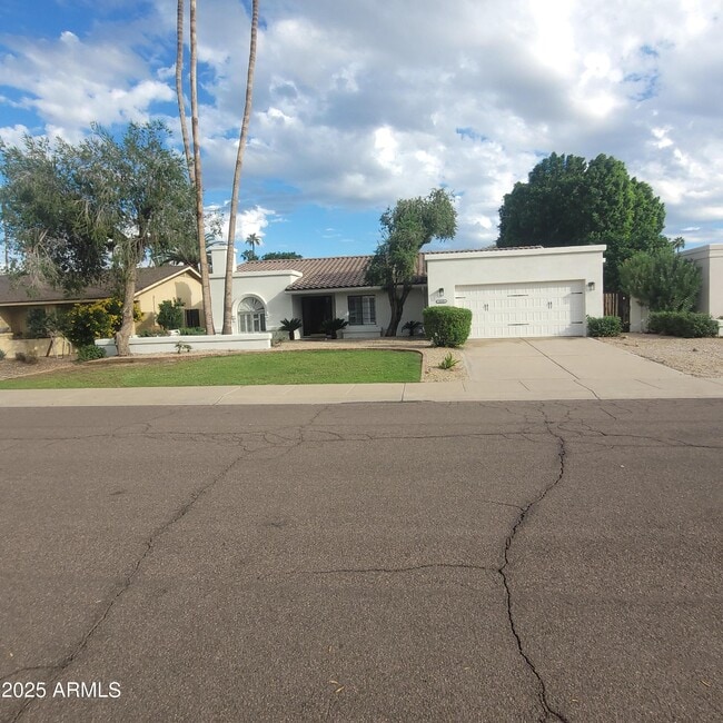 Building Photo - 8329 E San Simon Dr
