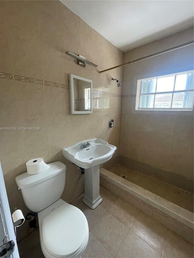 Photo - 1435 NE 173rd St