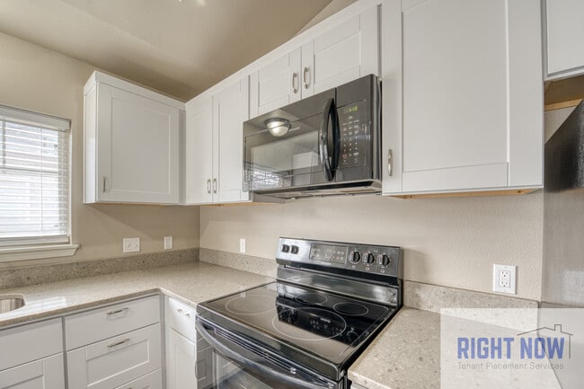 Photo - 2318 S Shoshone St