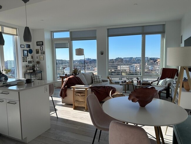 Building Photo - 125 Guest St Unit 1703