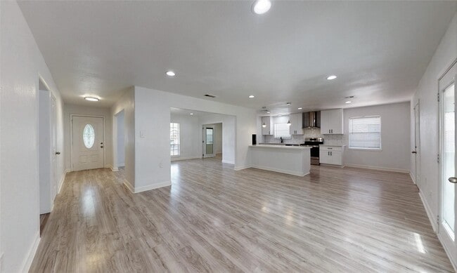 Photo - 9023 Dunlap St