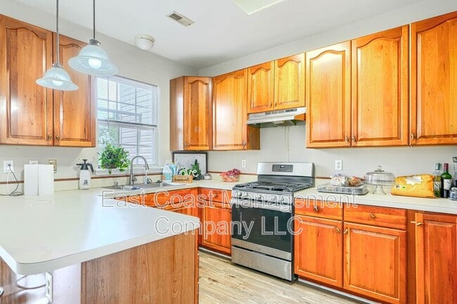 Photo - 403 Deer Hill Cir