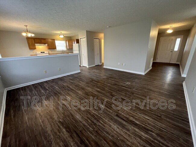 Photo - 699 Jack Pine Dr