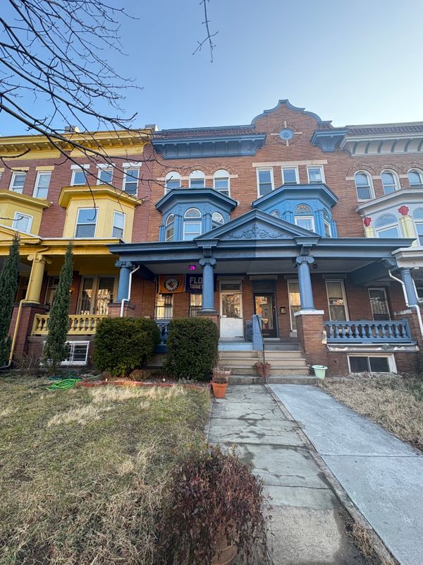 Building Photo - 2811 N Calvert St Unit Apt 1