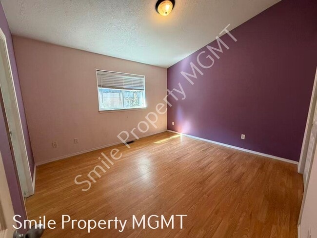 963 Rodan Ave SE