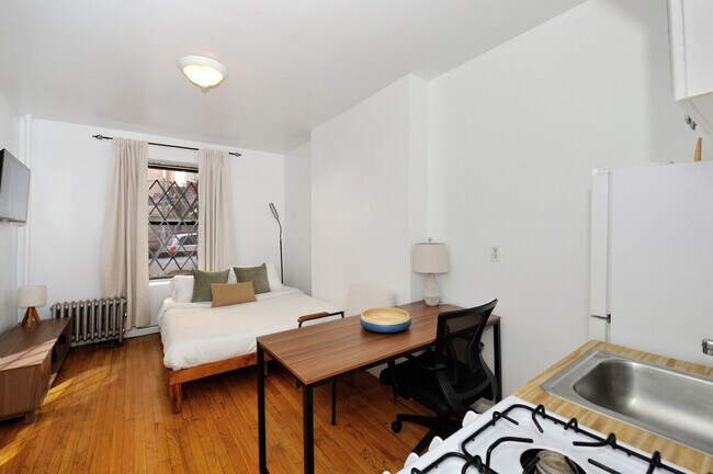 Building Photo - 419 W 54th St Unit ID1404664P