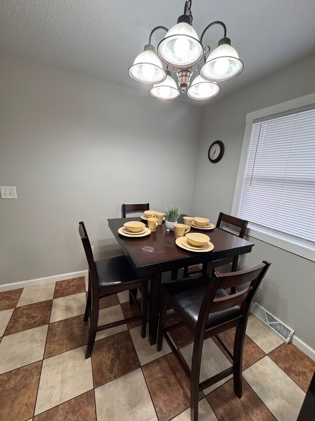 Photo - 1005 21st St S