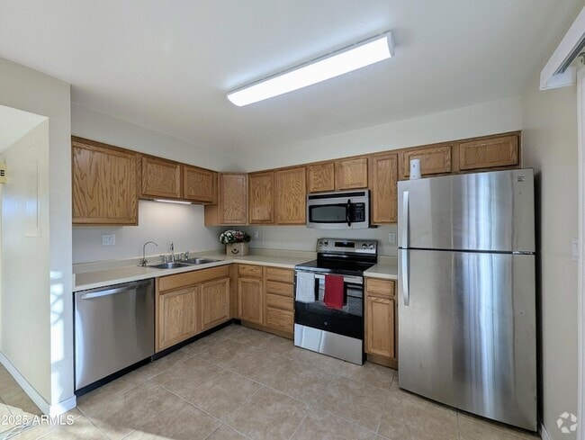 Building Photo - 2233 W Farmdale Ave Rental