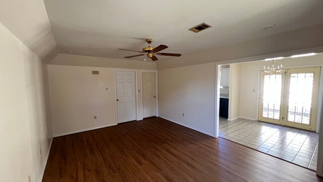 Photo - 803 E N St Unidad B