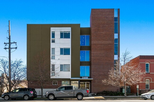 Building Photo - Fantastic Condo With Central AC And 1 Reserved Garage Parking Space!