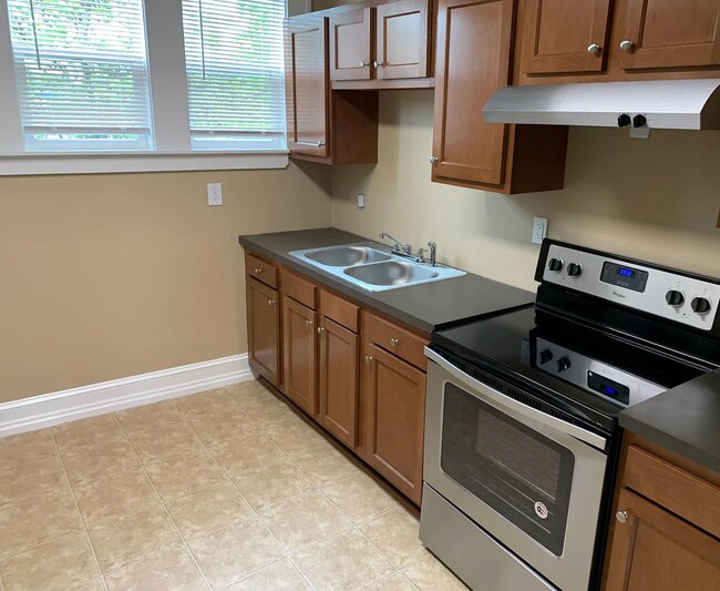 Photo - 649 Copeland St Unit B