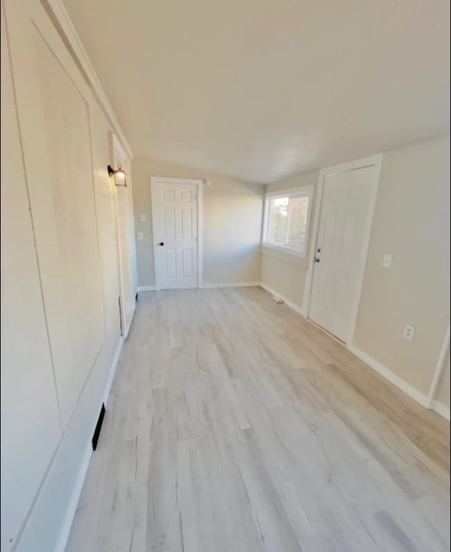 Photo - 1910 E 12th St