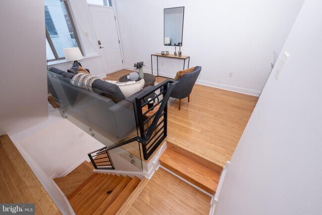 Photo - 2102 Berges St