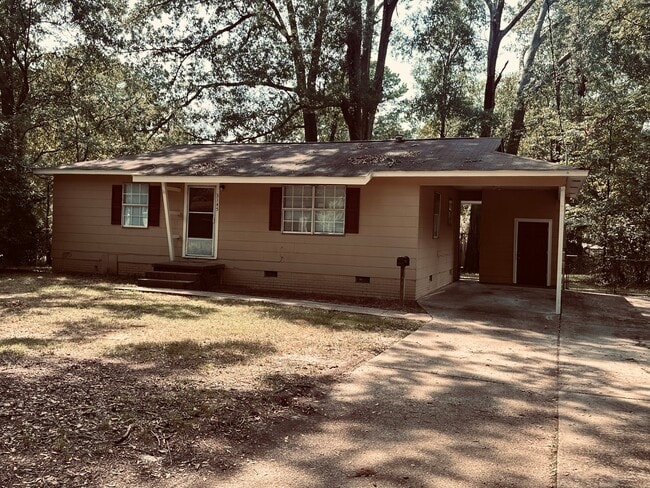 Building Photo - 3145 Woodview Dr
