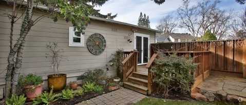Building Photo - 11 Ivanhoe Ct Rental