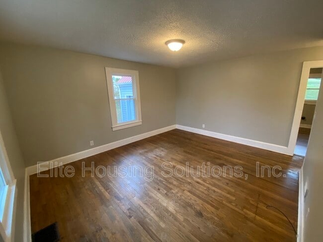 Photo - 765 N 8th St