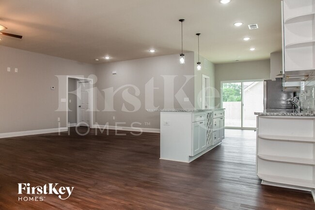 Photo - 5039 Tuckaseegee Rd