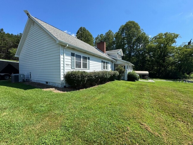 Photo - 1534 Main St